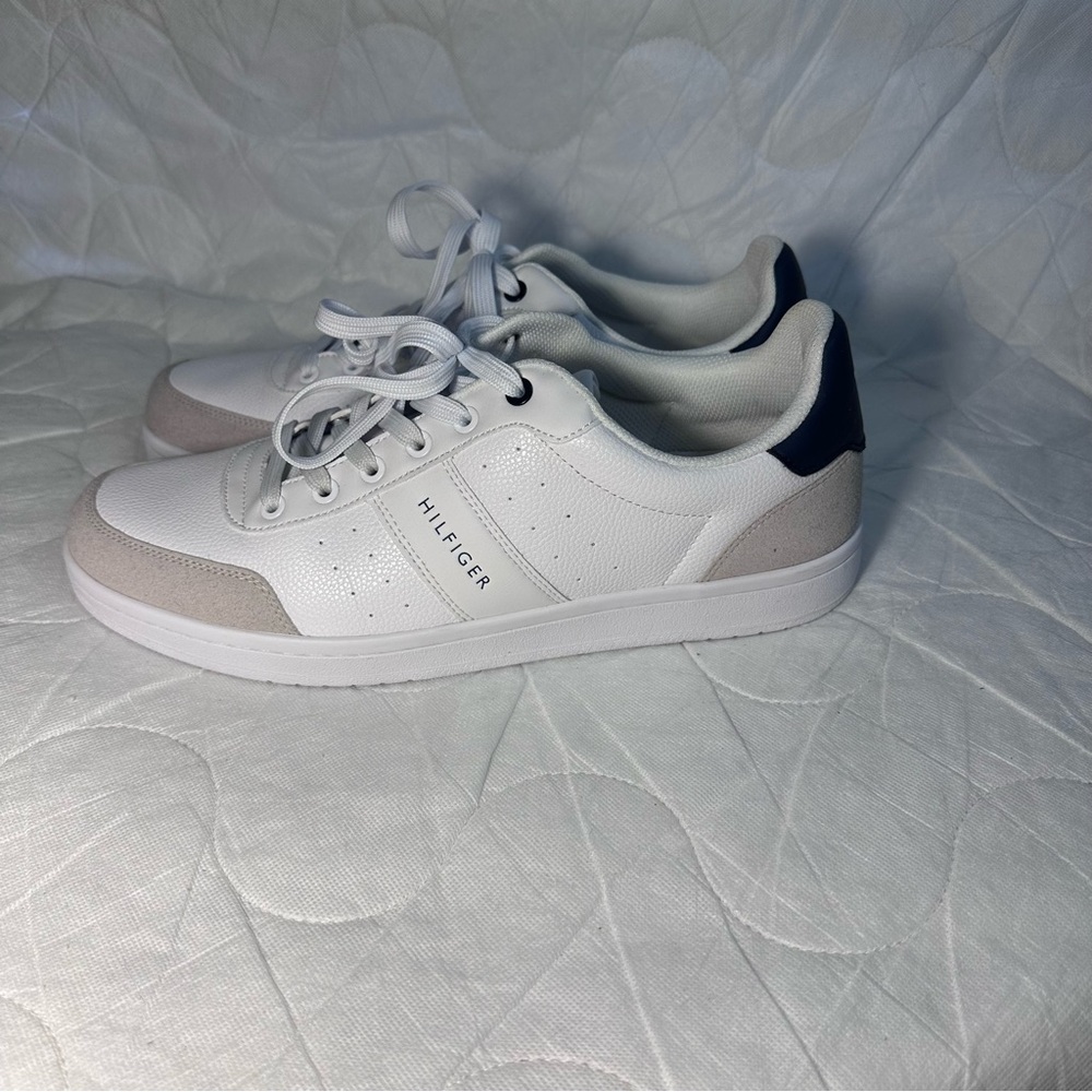 Tommy Hilfiger Men's White and Navy Sneakers